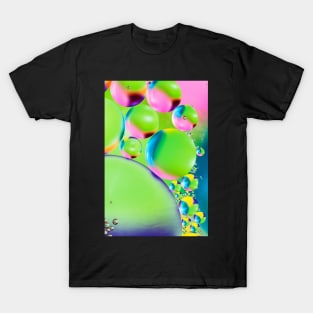 Colorful close up of oil drops in water T-Shirt